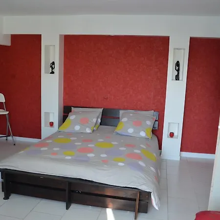 فندق مبيت وإفطار Jardin De Marceau 3*