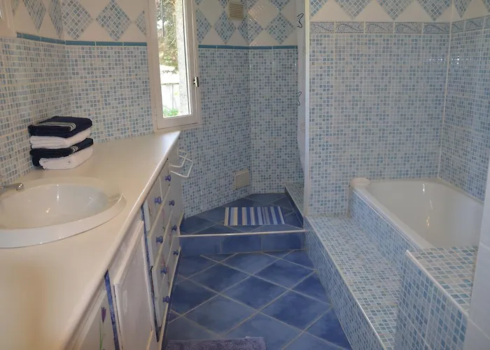 Couette-café Jardin De Marceau 3*