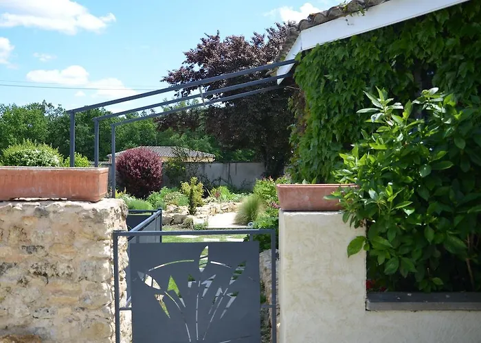 Couette-café Jardin De Marceau 3*