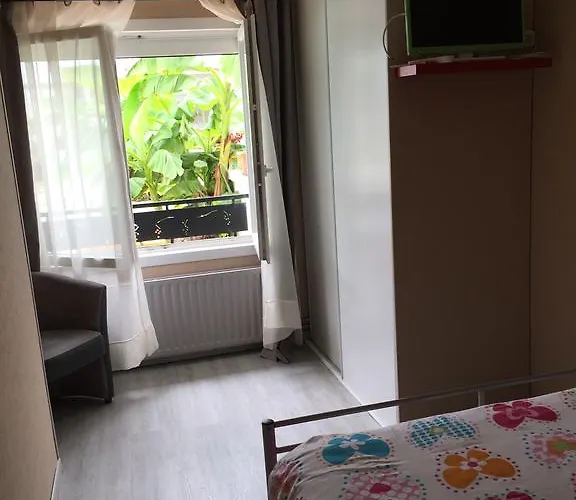 Couette-café Jardin De Marceau